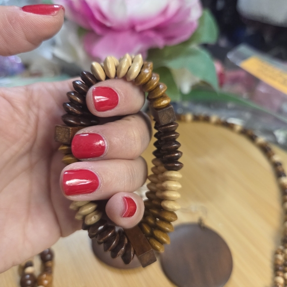 🌟BOGO Free🌟Wooden Beaded Jewelry Set - Picture 3 of 5